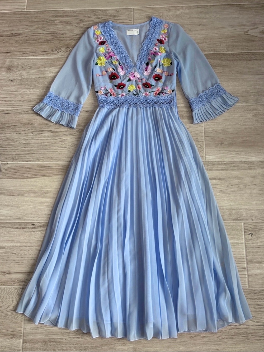 ASOS Design Lace Insert Pleated Midi Dress Embroidered Pale Blue Women’s Size 2